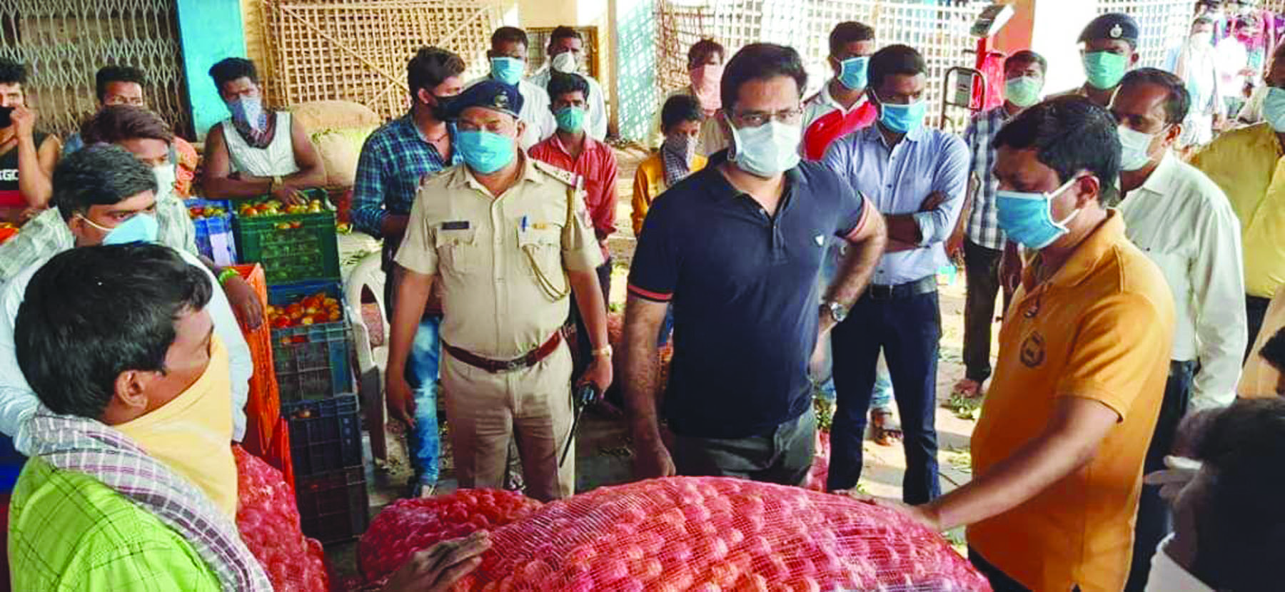 ಸಾಮಾಜಿಕ ಅಂತರ ಕಾಯ್ದುಕೊಳ್ಳಲು ರಾಣೇಬೆನ್ನೂರು ವರ್ತಕರಿಗೆ ಡಿಸಿ ಕೃಷ್ಣ ಬಾಜಪೇಯಿ ಸಲಹೆ